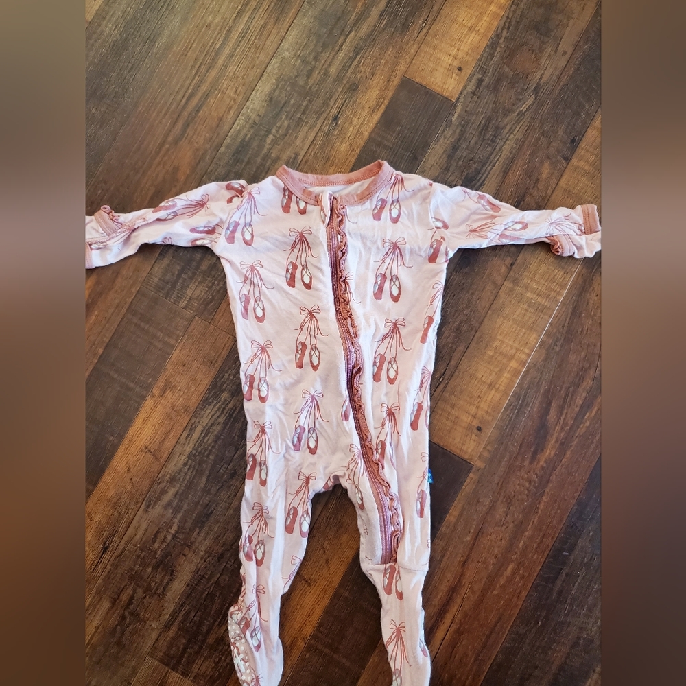 Kickee pants 0-3 month bamboo zip pajamas